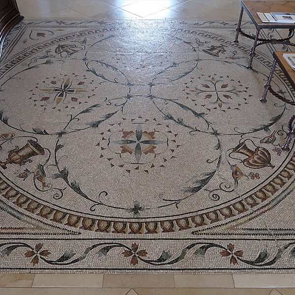 Custom Mosaics by MEC | Intricate Roman inspired marble mosaic rug pattern in circular pattern.